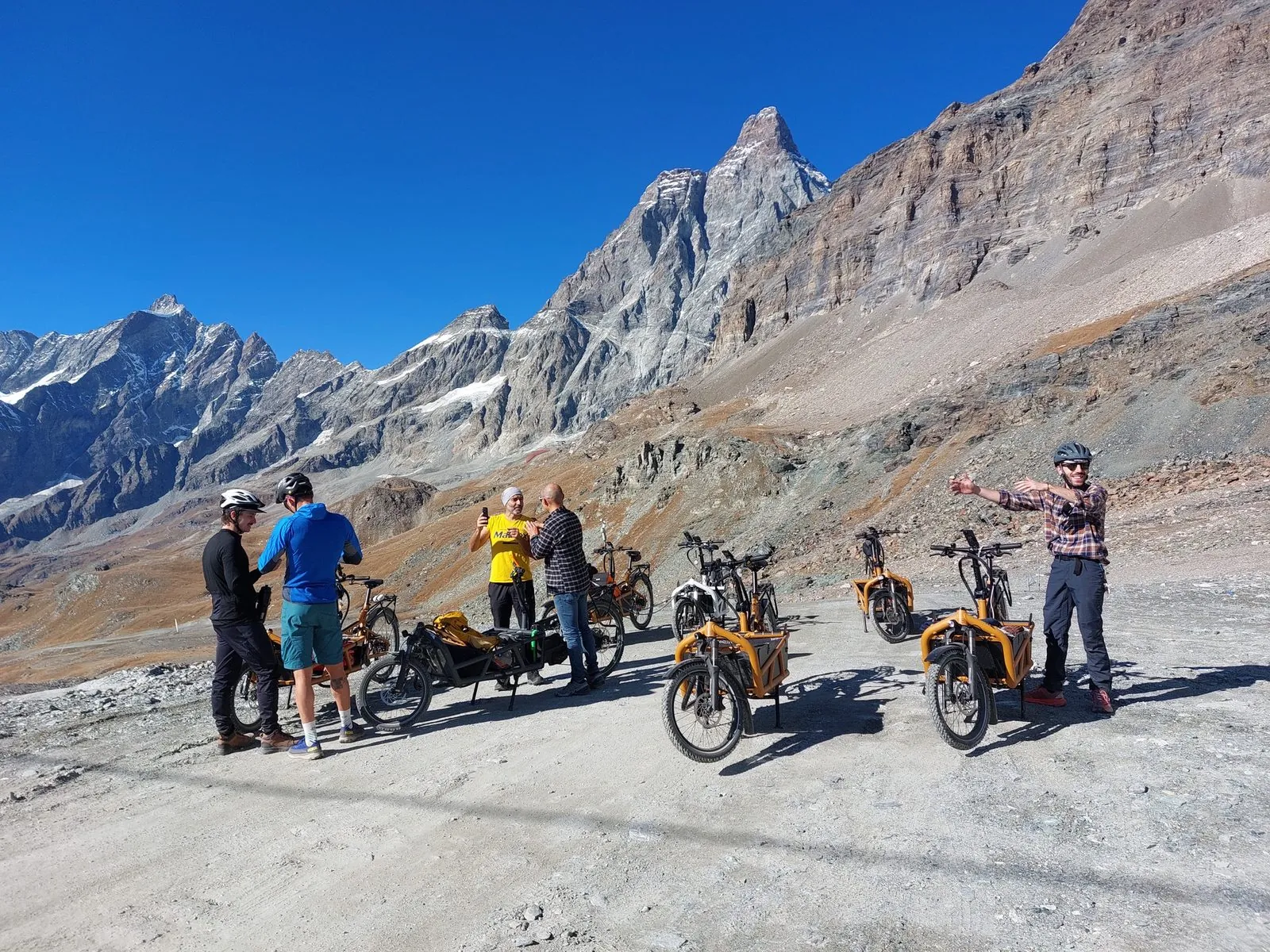 BigaAdventure 2025, Cervinia — il gruppo sotto il Cervino