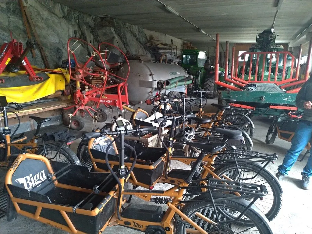 BigaAdventure 2025, Cervinia — il parco cargo bike Biga nel fienile